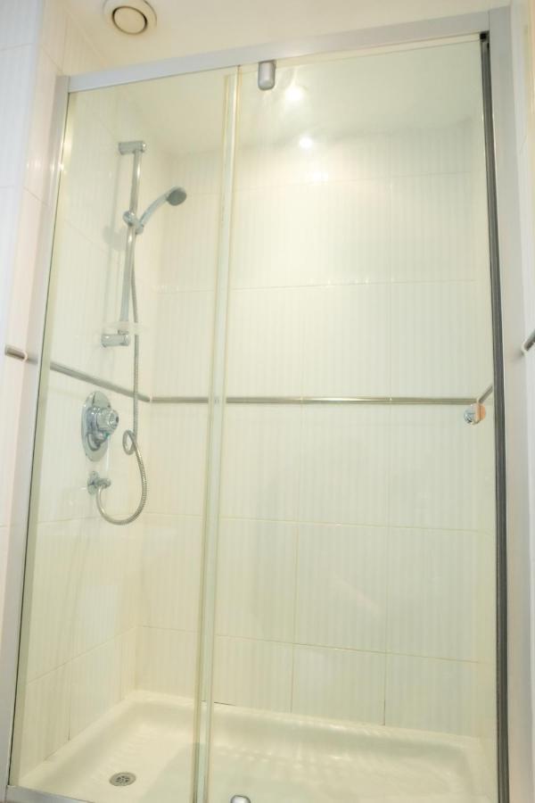 Newly Furnished Appartment Near Train Station Wolverhampton Ngoại thất bức ảnh