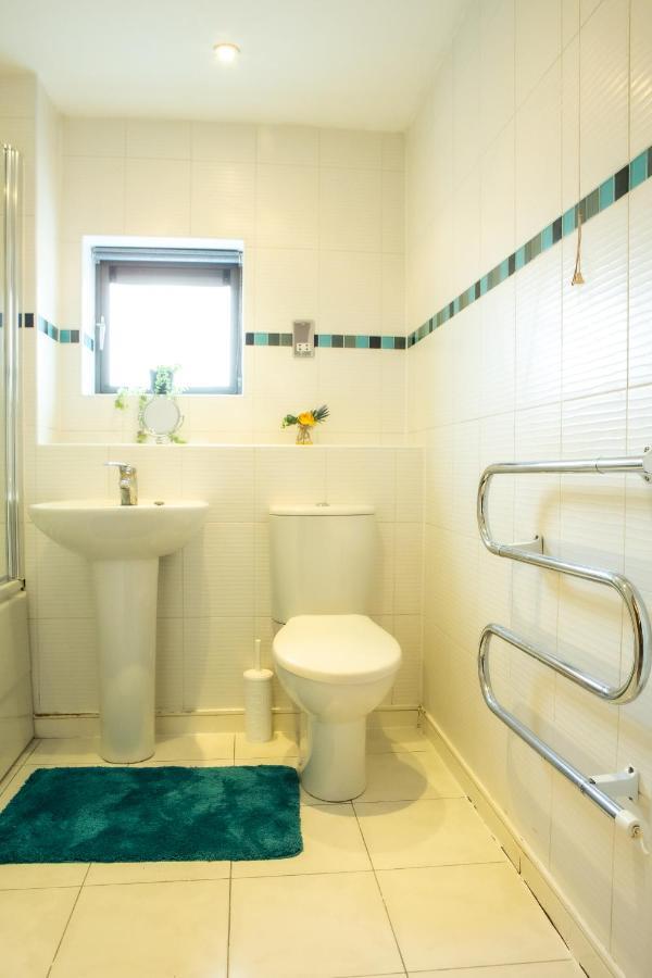 Newly Furnished Appartment Near Train Station Wolverhampton Ngoại thất bức ảnh